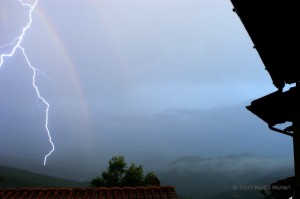 Fulmine con arcobaleno