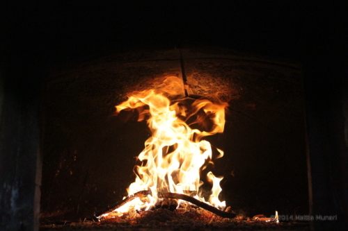 Fuoco nel forno a legna