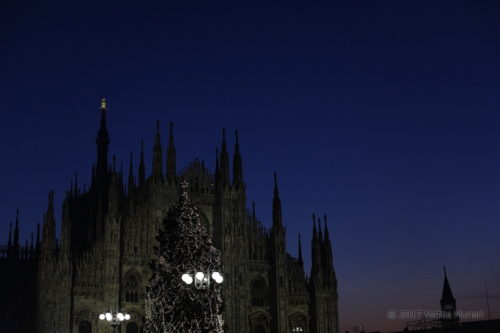 La madonnina e il duomo all'alba