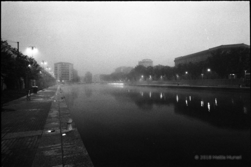 Darsena con nebbiolina a pelo d'acqua